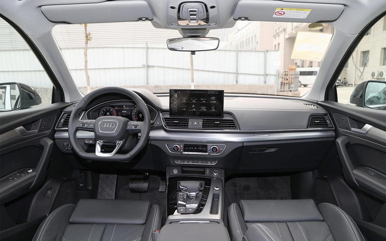 У крупных российских дилеров появился «растянутый» кроссовер Audi Q5. Простор на задних сиденьях, полный привод, 190 л.с. и немалая цена